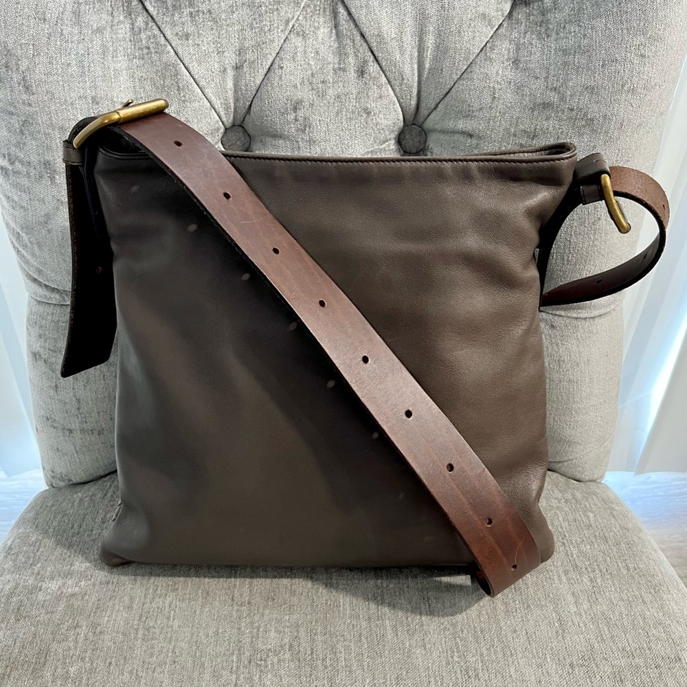 Authentic Bottega Veneta Leather Messenger Bag - EUC